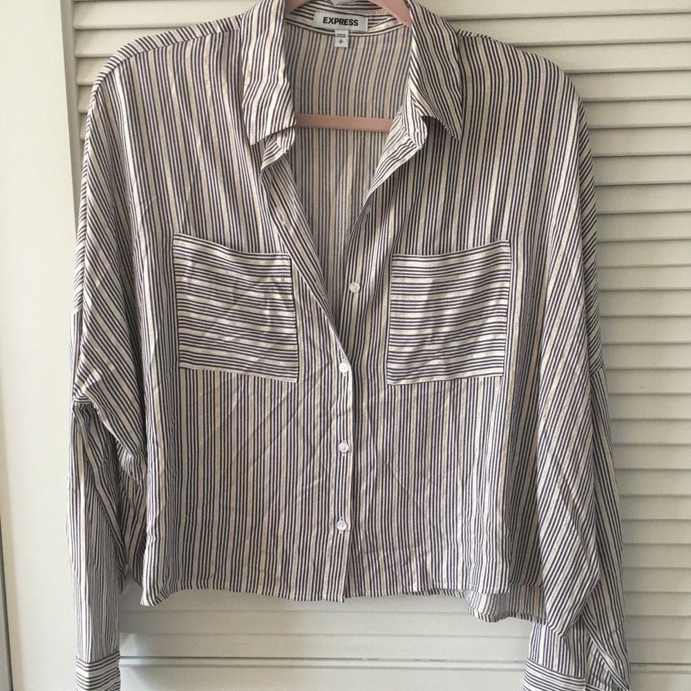 EXPRESS cropped button up blouse